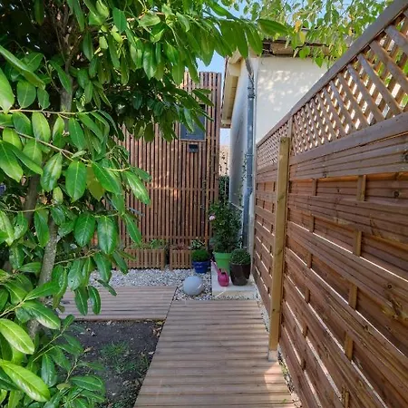 Les Suites D'Alienor-Suite Mimosa Pessac Exterior photo