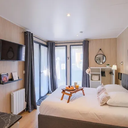 Les Suites D'Alienor-Suite Mimosa Pessac Exterior photo